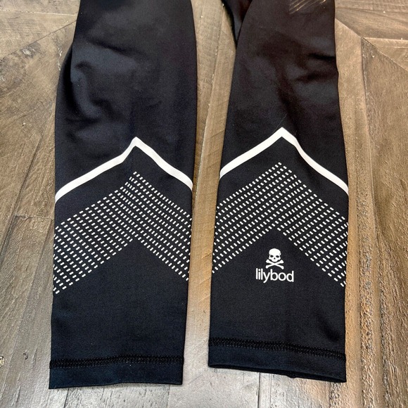 LILYBOD WOMEN’S SOULCYCLE BLACK COLOR WHITE STRIPES HIGH WAIST LEGGINGS SIZE M . - Picture 4 of 11